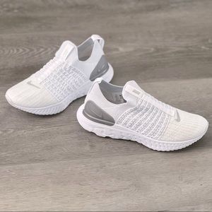 NIKE REACT PHANTOM RUN FLYKNIT running shoe. W’s 7.5 true white/metallic silver